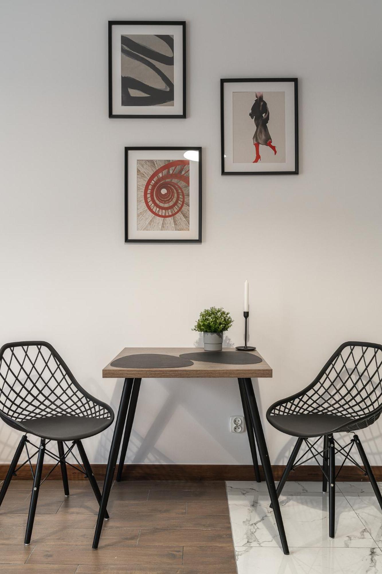 Rentplanet - Slonimskiego Ii Apartment